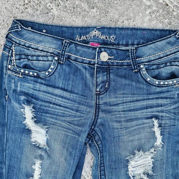 Almost Famous Women Shorts Ripped Blue Denim Jeans Capri Short Size 13 - Picture 2 of 9